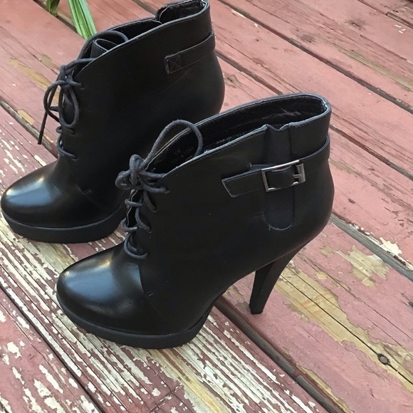 Charles David Black Booties - Picture 7 of 11